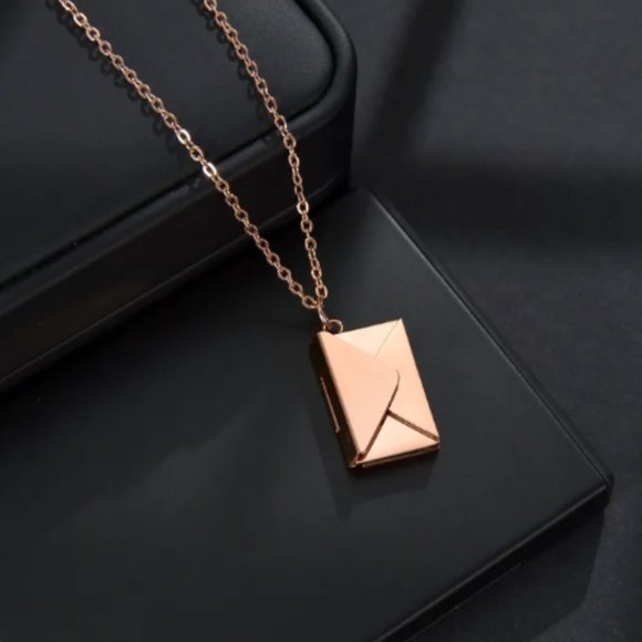 🍏50% OFF/3+..Envelope Locket Necklace with Message "Love You" (Rose Gold Color) - Picture 3 of 12